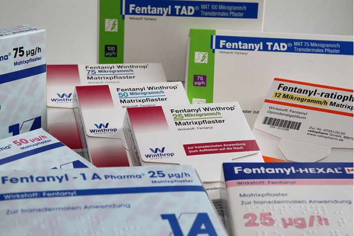 800px-Fentanyl_patch_packages.jpg