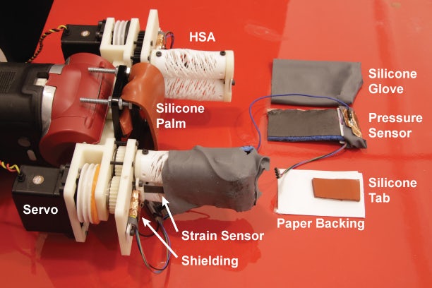 rocycle-recycling-robot-hand-2.jpg