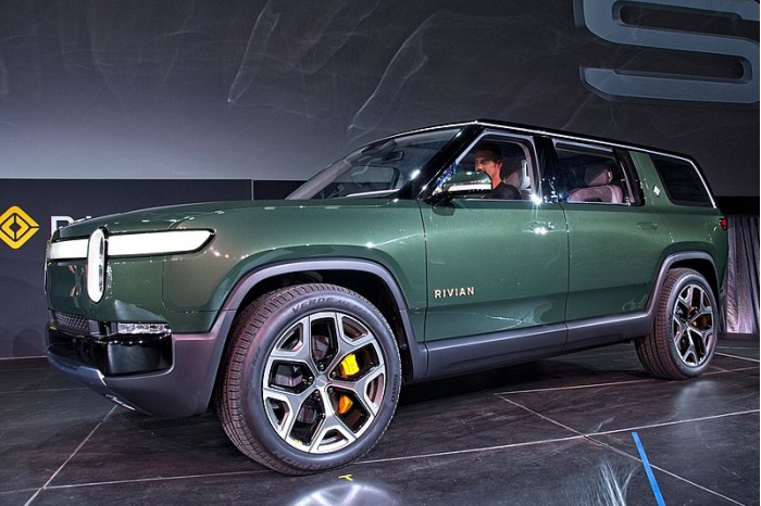 800px-Debut_of_the_Rivian_R1S_SUV_at_the_2018_Los_Angeles_Auto_Show,_November_27,_2018.jpg