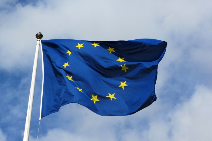 1280px-European_flag_in_Karlskrona_2011.jpg