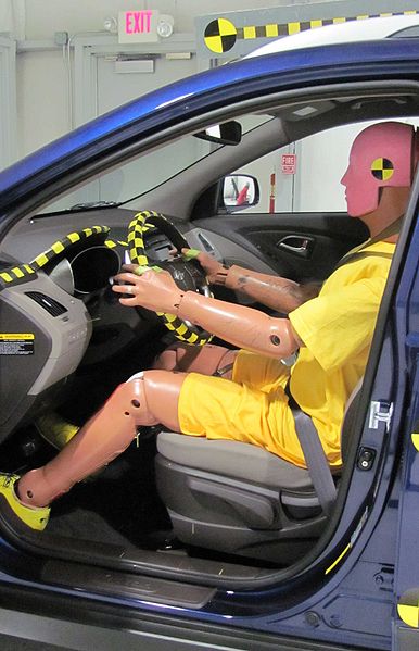 386px-IIHS_crash_test_dummy_in_Hyundai_Tucson.jpg