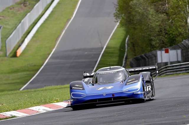 VW ID R electric race car finishes its first practice laps.jpg