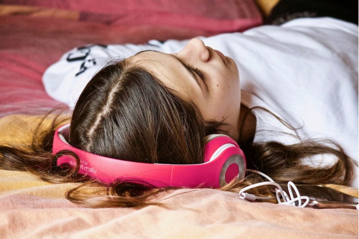 Nap-Headphones-Girl-Listening-Relaxation-Music-3231703.jpg