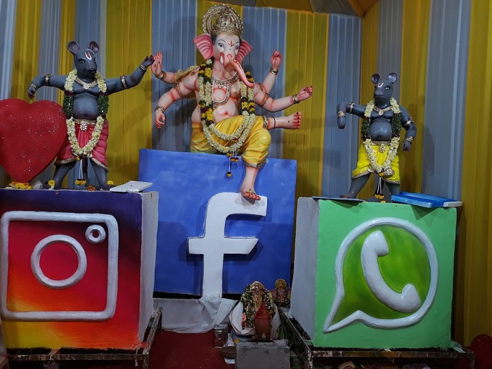 1024px-Ganesh_Chaturathi_pandal_with_social_media_icons.jpg