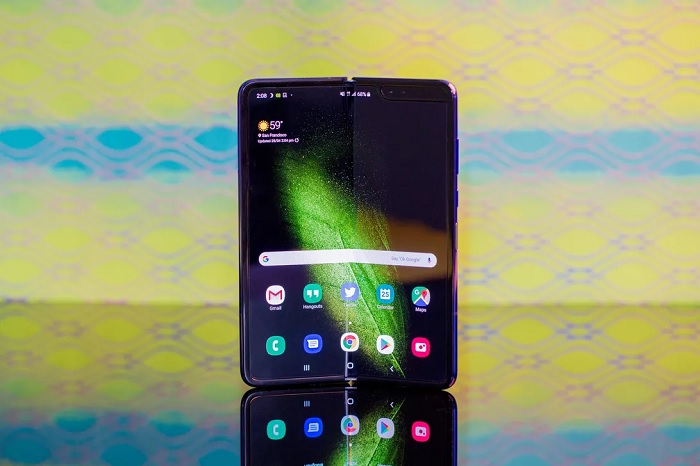 launch date for the Galaxy Fold is still up in the air.jpg