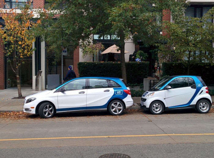 Car2Go_4-door_Mercedes-Benz_B_Class_and_a_2-door_Smart_ForTwo_in_Downtown_Vancouver.jpg