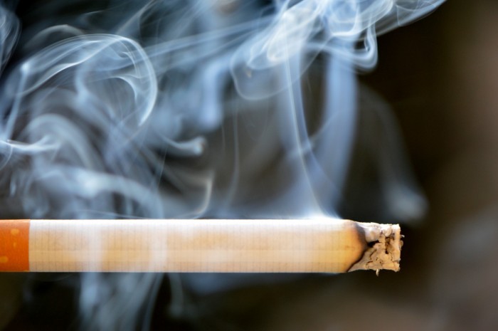 cigarette_smoke_embers_ash-900707.jpg!d.jpg
