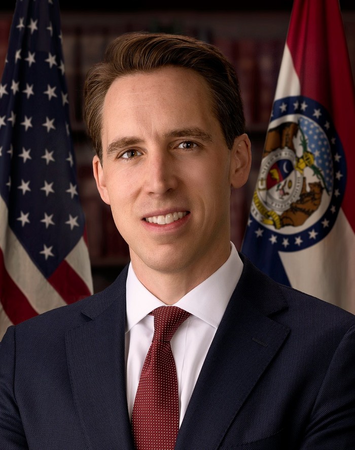 946px-Josh_Hawley,_official_portrait,_116th_congress.jpg