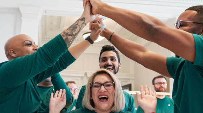 32397-55427-000-lead-Apple-employees-l.jpg