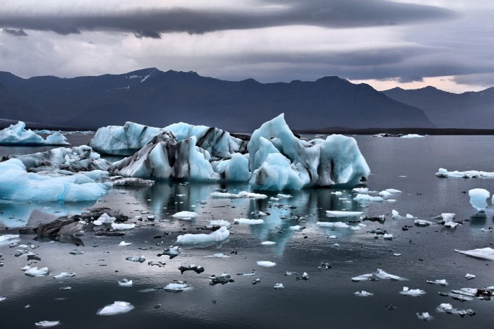 glacier_mountains_landscape_landscape_mountain_water_lake_mountain_lake_ice-664895.jpg!d.jpg