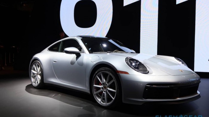 2020-porsche-911-9-1280x720.jpg