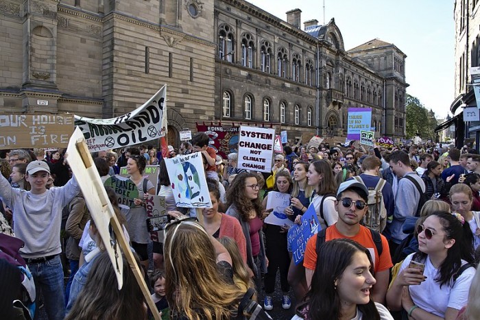 800px-Global_Climate_Strike,_Edinburgh_(48764886318).jpg