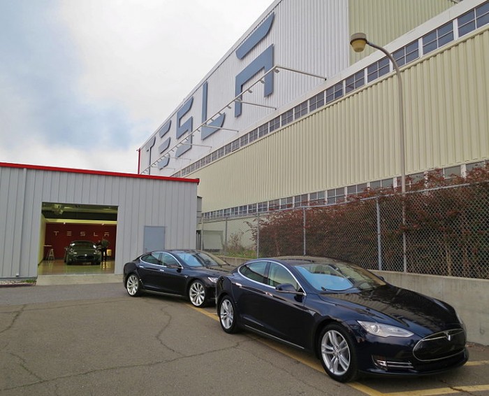 742px-New_Teslas_at_the_factory.jpg