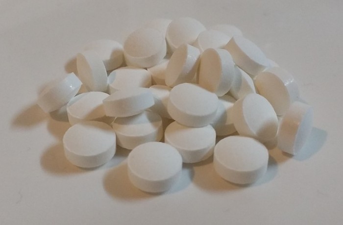 800px-Zinc_pills.jpg