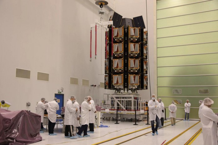 Screenshot_2020-02-07 Watch internet-from-space provider OneWeb launch its biggest batch of satellites yet.jpg
