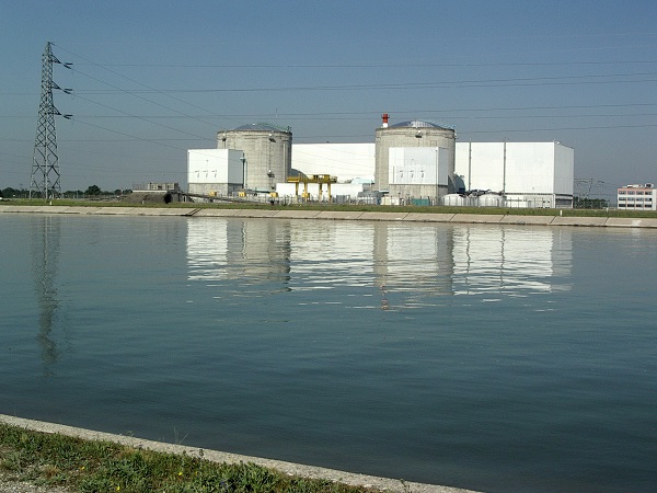 Centrale_nucléaire_de_Fessenheim2.jpg