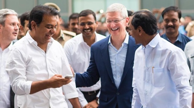31848-53808-tim-cook-india-l.jpg