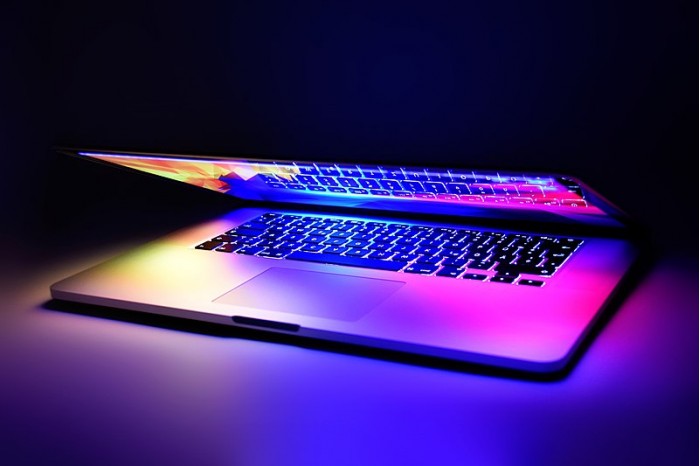 800px-MacBook_Pro_3rd_Generation.jpg