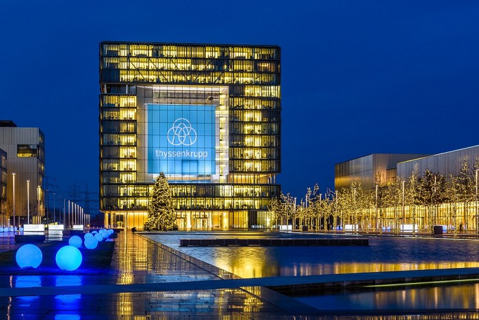 1024px-ThyssenKrupp_Quartier_(31798903101).jpg