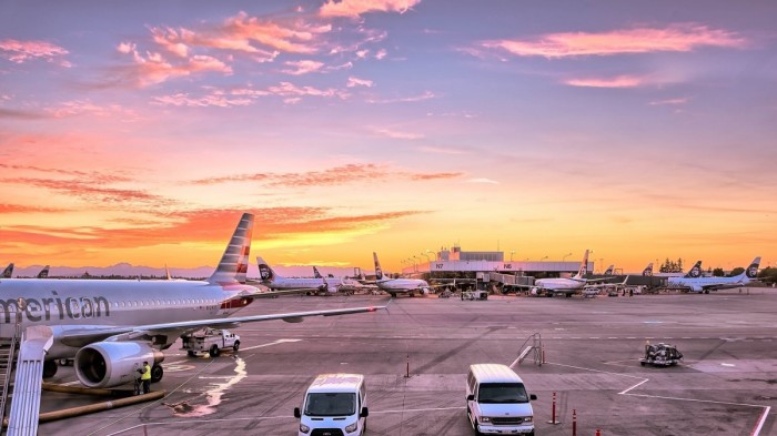 airport_airplanes_gates_flight_line_aviation_sunset_twilight_evening-562099.jpg!d.jpg