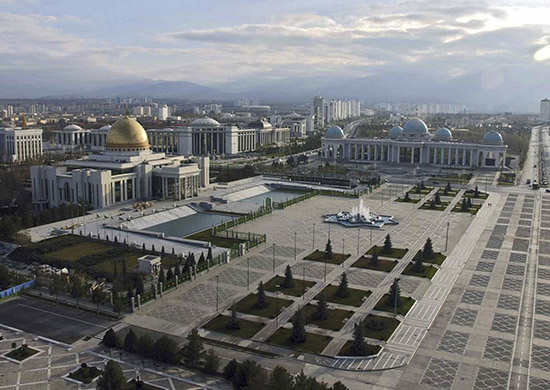 Independence_Square,_Ashgabat.jpg