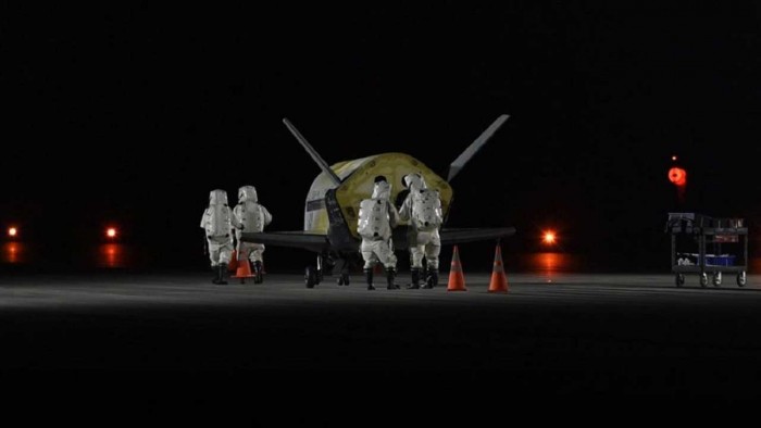x37b.jpg