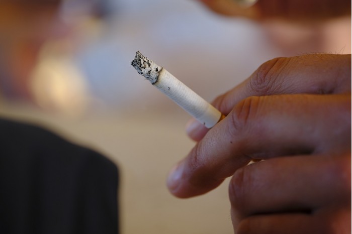 smoking-3495389_1280.jpg