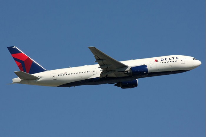 800px-Delta_Airlines_Boeing_777-200_N862DA.jpg