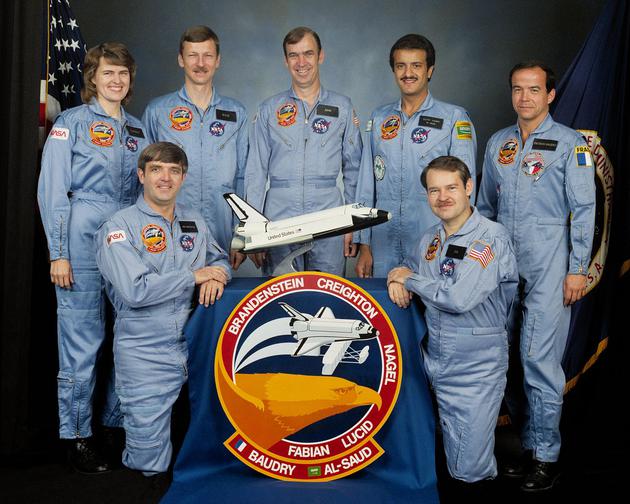 苏尔坦（上排右二），1985年NASA官方照片