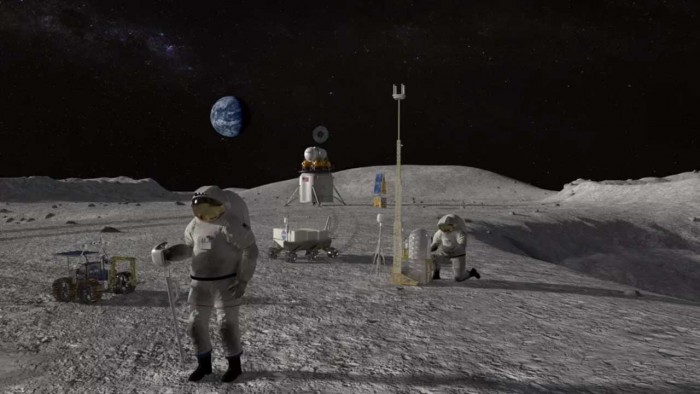 moon-astronauts.jpg