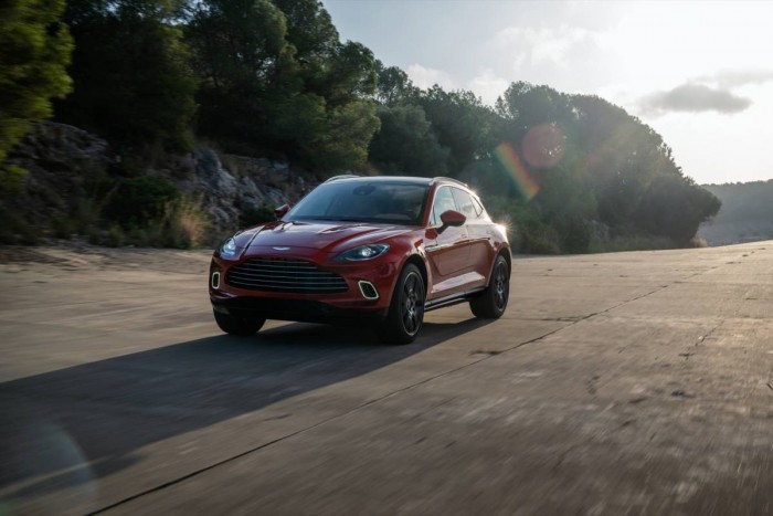 Aston-Martin-DBX_29-1200x800.jpg
