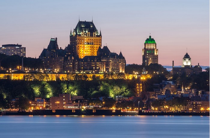 1024px-Québec_city_at_night,_view_from_Lévis_city.jpg