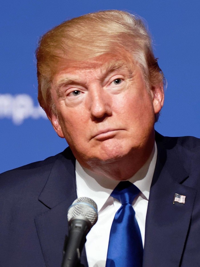 900px-Donald_Trump_August_19,_2015_(cropped).jpg