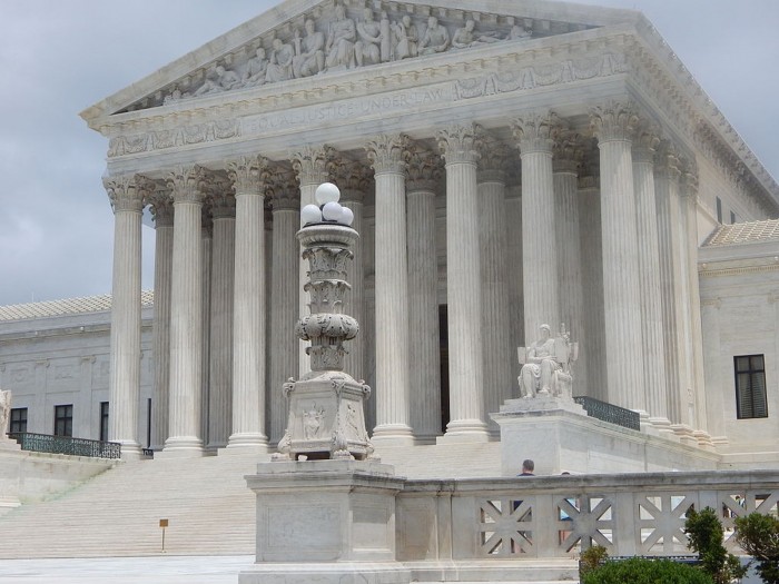 United_States_Supreme_Court_Building.jpg