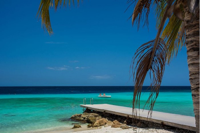 Beach-holiday-vacation-caribbean_(23696591474).jpg