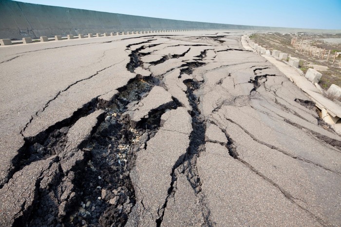 Road-Cracked-From-Earthquake.jpg