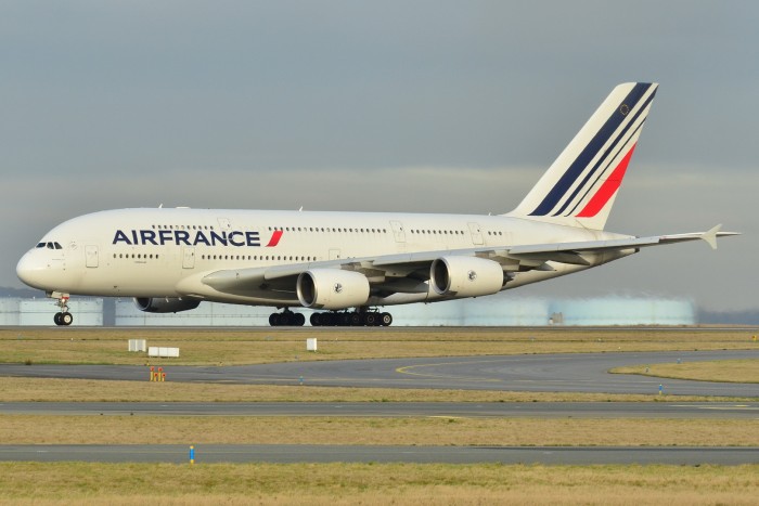 Airbus_A380-800_Air_France_(AFR)_F-HPJE_-_MSN_052_(9270323641).jpg
