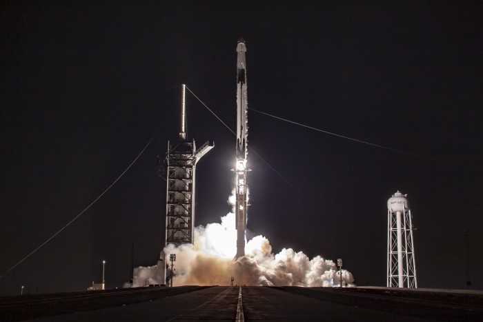 SPACEX-FALCON-9-LAUNCH-2060x1373.jpeg
