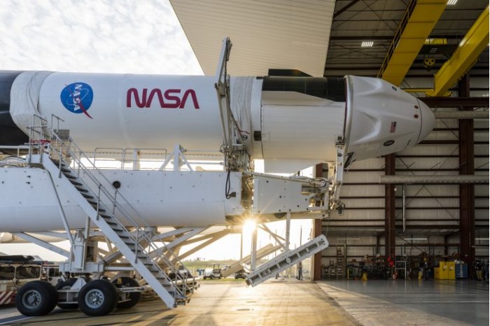 SPACEX-NASA-CREW-DRAGON-740x493.jpeg