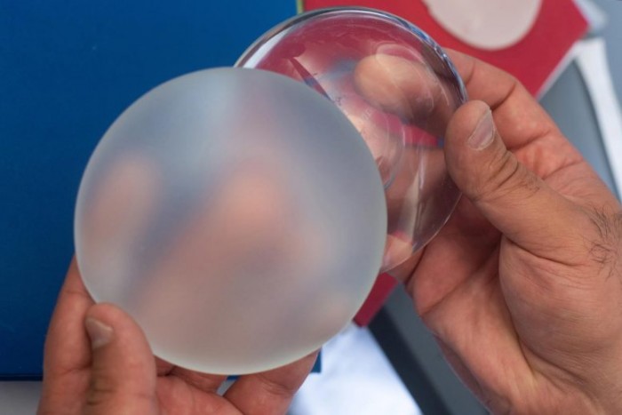 Silicone-Breast-Implant-Surfaces-777x518.jpg