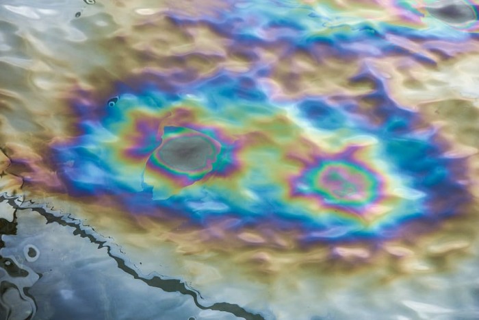 oil-slick-uss-arizona-hawaii-pearl-harbor.jpg