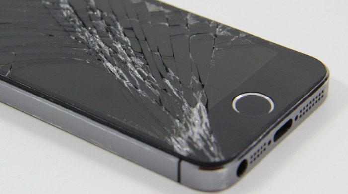 44223-85907-broken-iphone-pixabay-xl.jpg