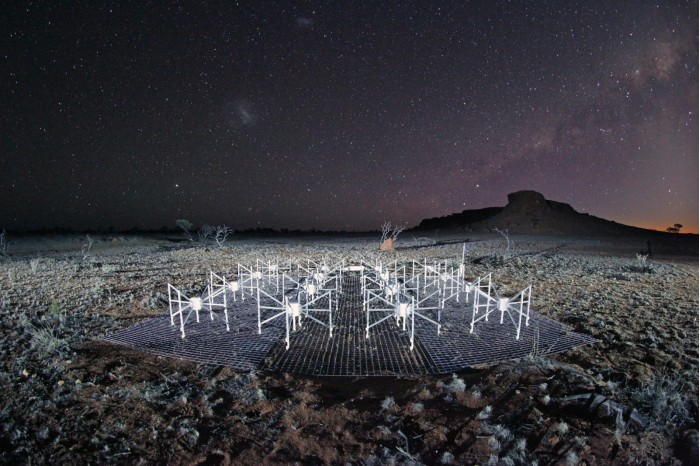 Murchison-Widefield-Array-Radio-Telescope-Night-2048x1365.jpg