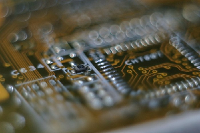 macro_electronics_printed_circuit_boards_integrated_circuits_circuit_board_computer_engineering-796860.jpg!d.jpg
