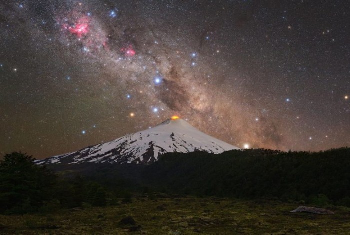 Southern-Cross-Over-Chilean-Volcano-777x522.jpg