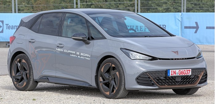 Cupra_Born_IAA_2021_1X7A0212.jpg