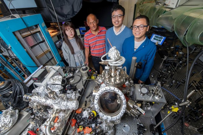 Hydrogen-Molecule-Quantum-Sensor-Researchers.jpg