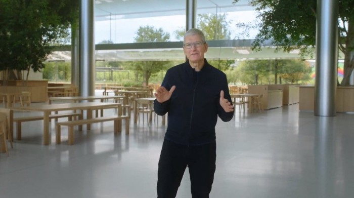 49760-97496-40680-78475-apple-ceo-tim-cook-event-xl-xl.jpg