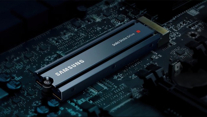 Samsung-990-Pro-PCIe-Gen-5-SSD-2-low_res-scale-4_00x-scaled.jpg