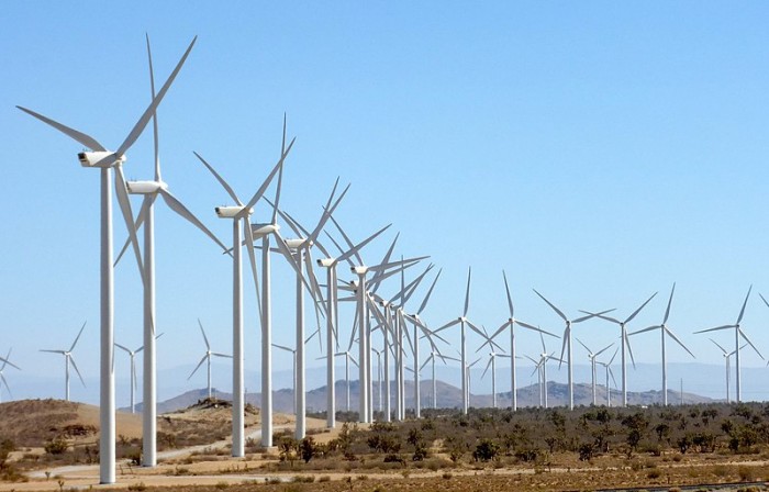 800px-Alta_Wind_Energy_Center_from_Oak_Creek_Road.jpg